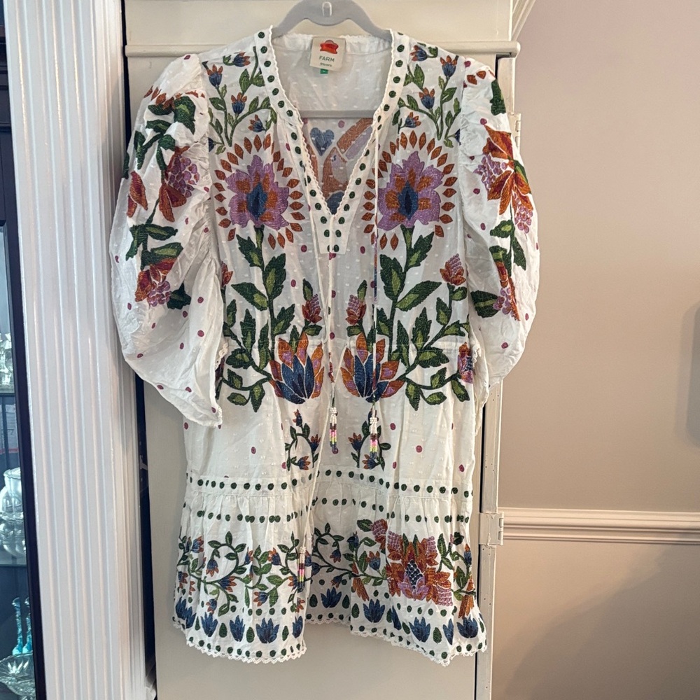 FARM Rio White Embroidered Floral Tunic Dress with Multicolor Blooms